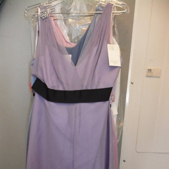 Vera Wang Bridesmaid Dress - Picture 1 of 2